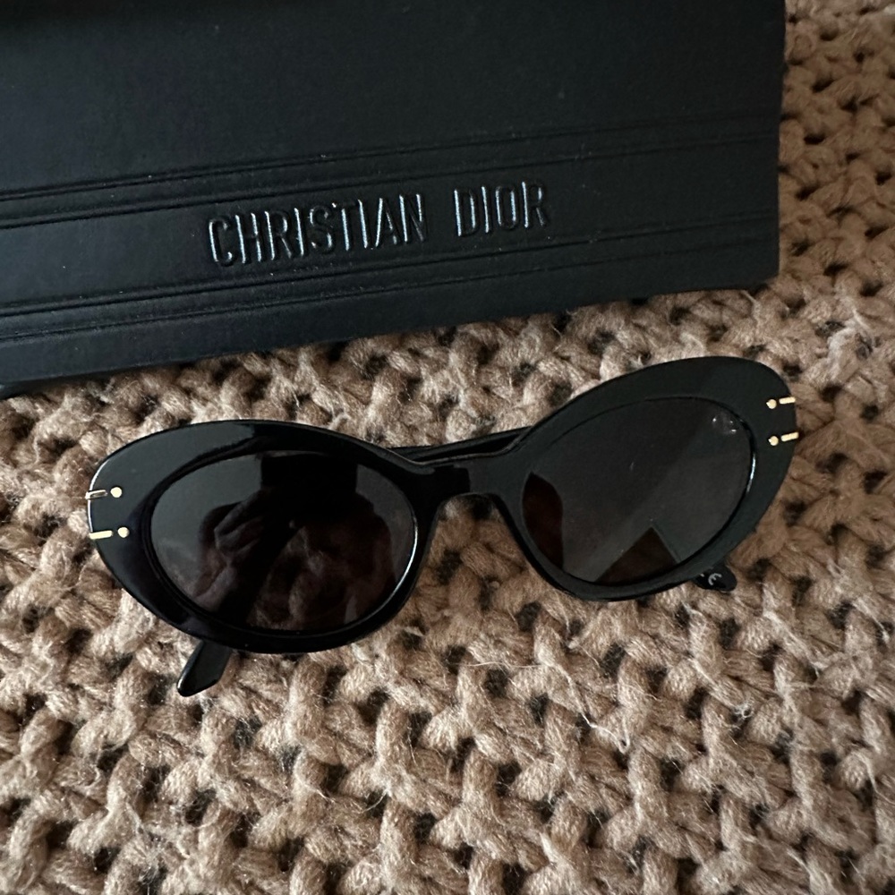 DiorSignature B3U sunglasses. Like new. Box and case included.